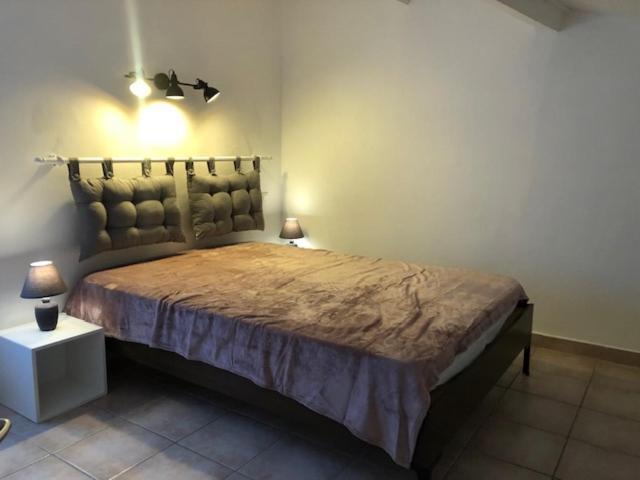 Le Petit Saint Clair Apartment Trigance Exterior photo